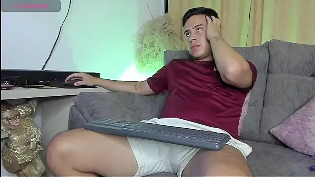 Snapshot of mattiwsmorris_ chatting on March 11, 6:21 am mattiwsmorris online show from March 11, 6:21 am