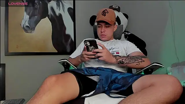 Snapshot of mattiwsmorris_ chatting on September 9, 3:00 pm mattiwsmorris online show from September 9, 3:00 pm