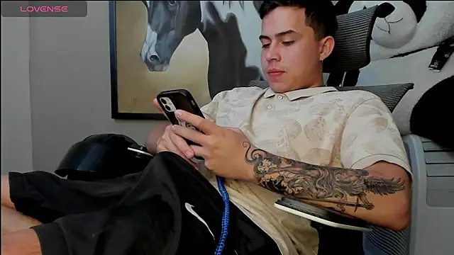 Snapshot of mattiwsmorris_ chatting on September 13, 3:12 pm mattiwsmorris online show from September 13, 3:12 pm