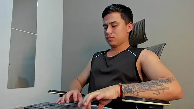 Snapshot of mattiwsmorris_ chatting on December 5, 6:00 am mattiwsmorris online show from December 5, 6:00 am