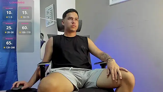 Snapshot of mattiwsmorris_ chatting on January 8, 1:02 pm mattiwsmorris online show from January 8, 1:02 pm