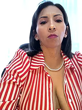 Mrsvictoriaaa online show from January 8, 8:11 pm