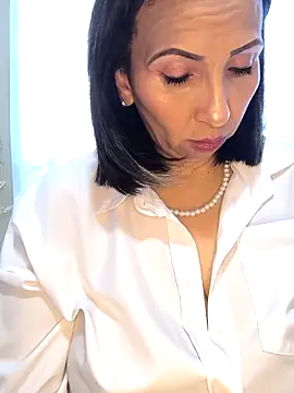 Mrsvictoriaaa online show from January 17, 8:23 pm