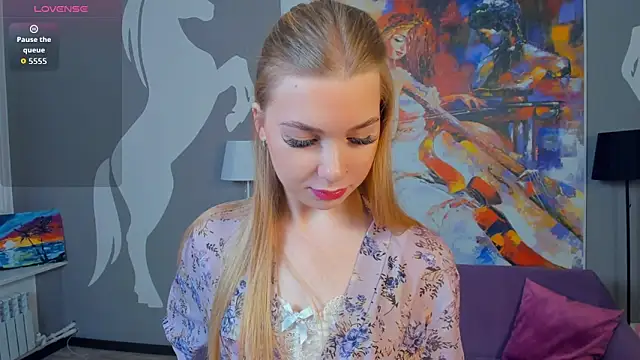 Snapshot of FloraBonde chatting on September 27, 11:37 am FloraBonde online show from September 27, 11:37 am