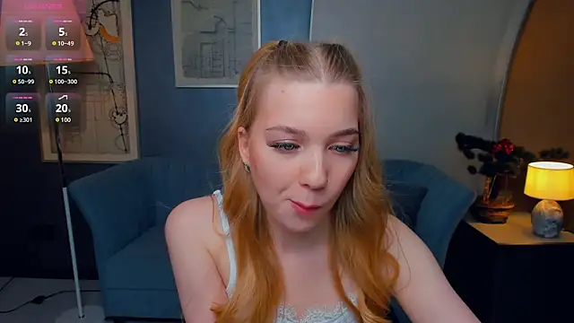 Snapshot of FloraBonde chatting on October 3, 12:13 pm FloraBonde online show from October 3, 12:13 pm