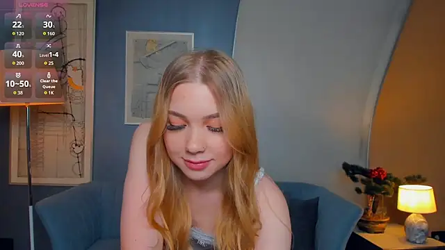 Snapshot of FloraBonde chatting on October 5, 12:36 pm FloraBonde online show from October 5, 12:36 pm