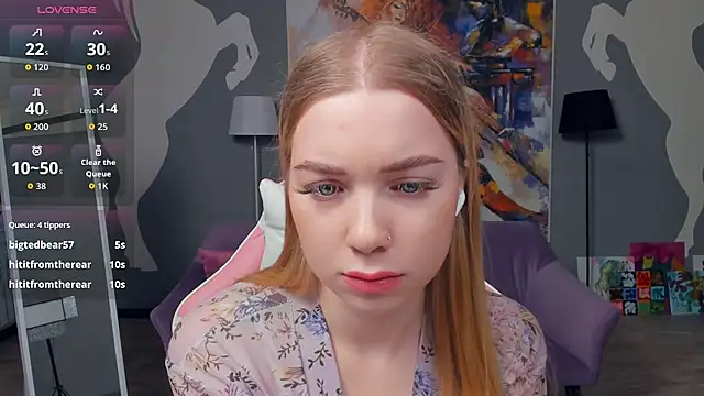 Snapshot of FloraBonde chatting on October 30, 10:16 am FloraBonde online show from October 30, 10:16 am