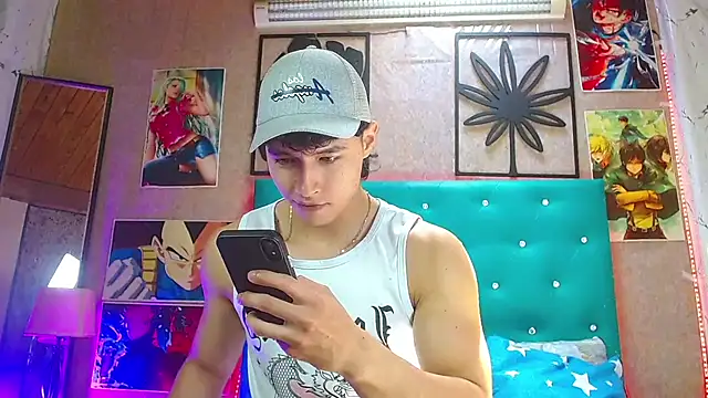 LiamAndrewzz online show from October 25, 4:35 pm