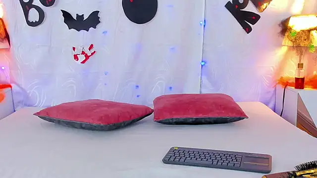 Snapshot of ValentinaGuerra chatting on October 31, 1:28 am ValentinaGuerra online show from October 31, 1:28 am