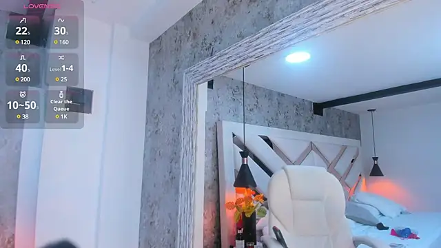 Charliee Jhonson  online show from March 5, 7:05 am