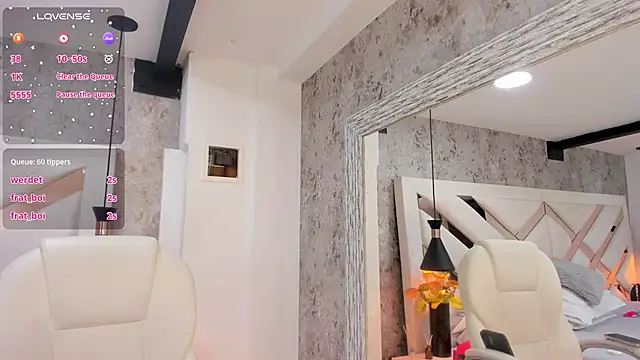 Charliee Jhonson  online show from March 7, 6:57 am