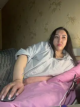 Naughtbaby 2025 online show from May 4, 1:34 am