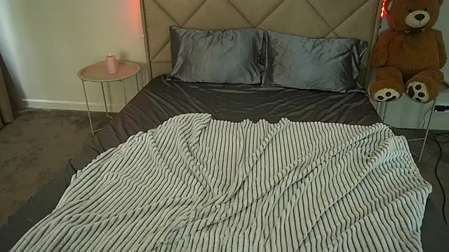 PaigePrado online show from May 13, 5:49 am