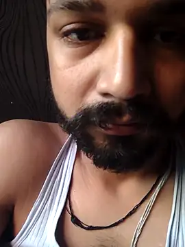 Snapshot of yourindianfellow chatting on April 20, 2:58 am yourindianfellow online show from April 20, 2:58 am
