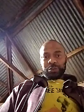 Snapshot of Curved-Dick chatting on November 2, 5:15 pm Curved-Dick online show from November 2, 5:15 pm