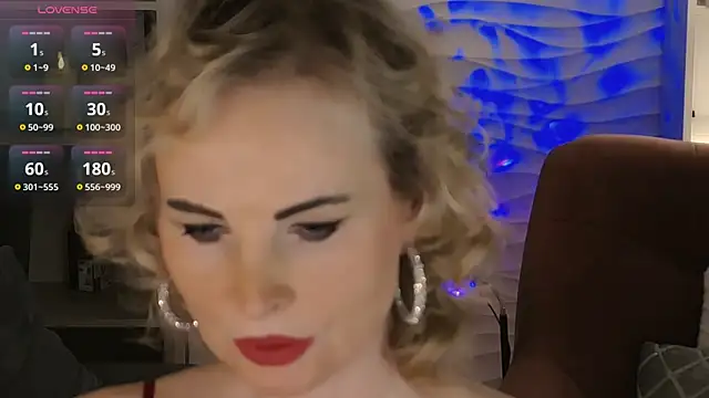 Snapshot of Sandra_Kind chatting on March 31, 5:41 am Sandra Kind online show from March 31, 5:41 am