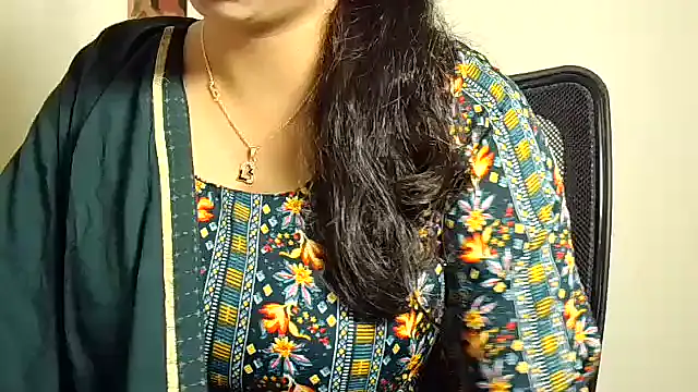 Snapshot of its_siya chatting on November 6, 9:43 am its siya online show from November 6, 9:43 am