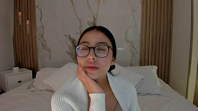 miss martiina online show from September 12, 3:06 am