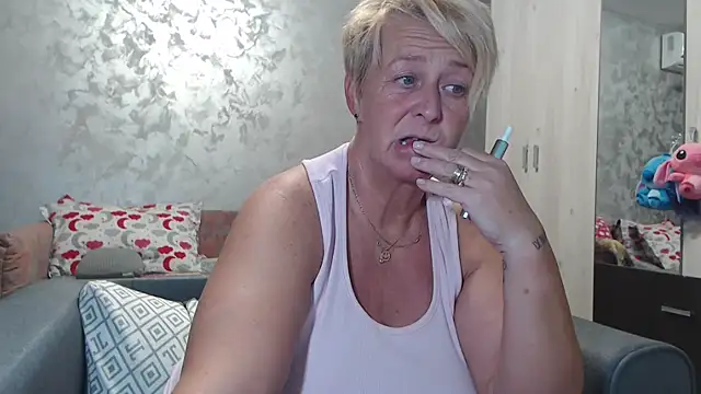 RosesandLillies online show from September 26, 4:44 pm