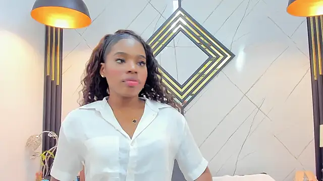 EmilyDiaaz online show from March 6, 4:28 pm