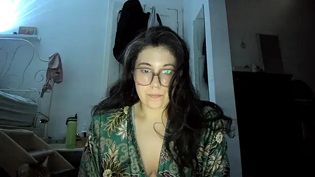 Rosiee69  online show from February 23, 9:59 pm