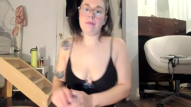 Rosiee69  online show from February 24, 3:42 pm