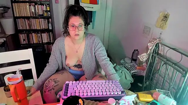 Rosiee69  online show from November 9, 2:26 pm