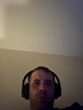 Snapshot of Nidge251 chatting on September 18, 5:20 am Nidge251 online show from September 18, 5:20 am