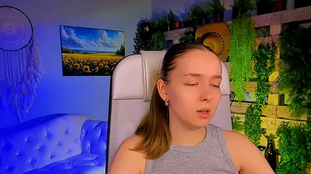 JenniferGraces online show from October 21, 10:27 am