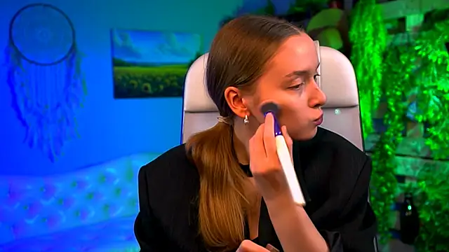 JenniferGraces online show from February 22, 7:12 pm