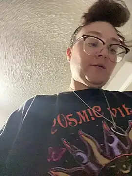 HTXBELLE online show from December 19, 1:29 pm