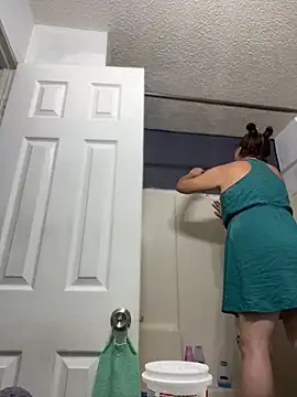 HTXBELLE online show from April 2, 5:43 pm