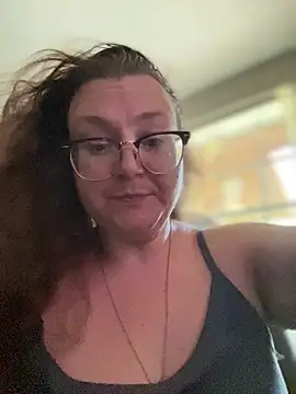 Snapshot of HTXBELLE chatting on April 16, 12:00 am HTXBELLE online show from April 16, 12:00 am