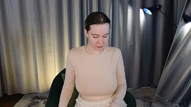 Anna Carters online show from April 2, 4:21 am