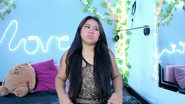 Snapshot of Luna_Sommer chatting on March 5, 1:17 pm Luna Sommer online show from March 5, 1:17 pm