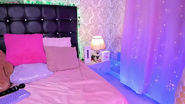 Luna Sommer online show from November 23, 2:00 am