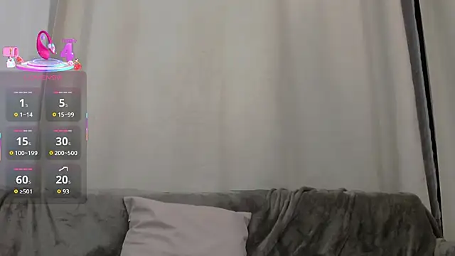 JanelleBrown  online show from October 3, 6:05 pm