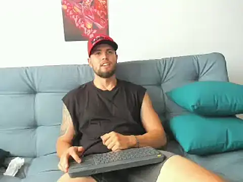 Snapshot of bastianwatson10 chatting on February 27, 8:20 pm bastianwatson10 online show from February 27, 8:20 pm