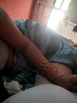 indian couple4 online show from November 6, 8:04 am