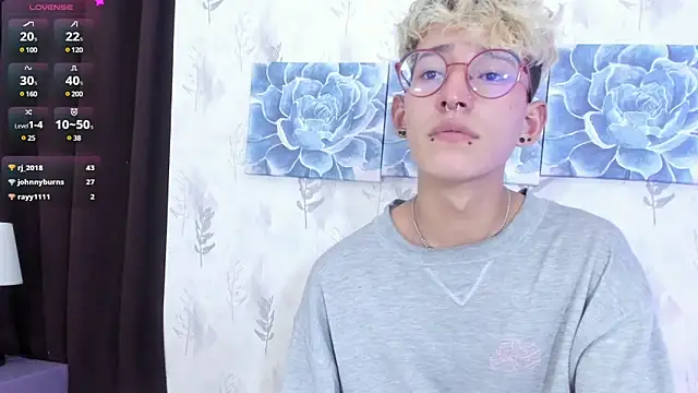 Snapshot of iiangel_ chatting on February 26, 10:36 am iiangel  online show from February 26, 10:36 am