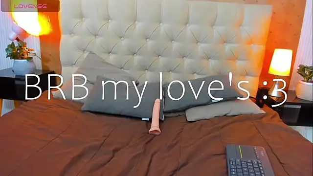 Snapshot of iiangel_ chatting on March 15, 6:14 am iiangel  online show from March 15, 6:14 am