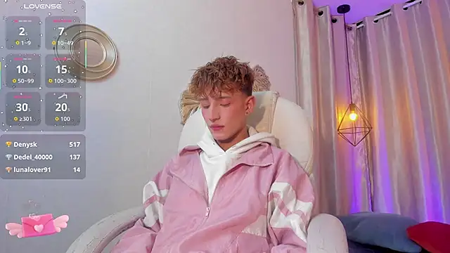 Snapshot of iiangel_ chatting on September 9, 2:55 am iiangel  online show from September 9, 2:55 am