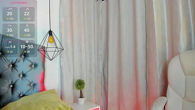 Snapshot of iiangel_ chatting on October 19, 5:41 am iiangel  online show from October 19, 5:41 am