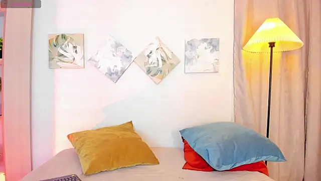 iiangel  online show from December 14, 5:24 am