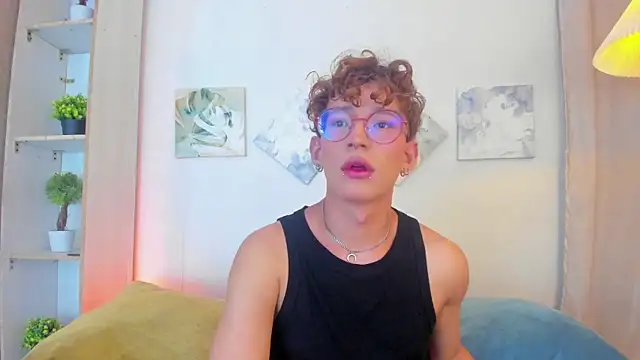 iiangel  online show from December 19, 4:52 am