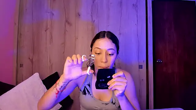 TANIA 06 online show from April 24, 1:02 pm