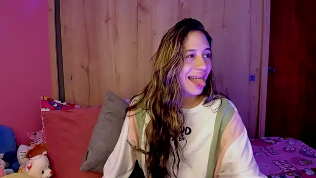 TANIA 06 online show from June 7, 1:15 pm