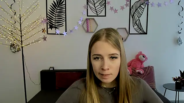 Snapshot of AnnNorriss chatting on February 18, 11:22 am AnnNorriss online show from February 18, 11:22 am