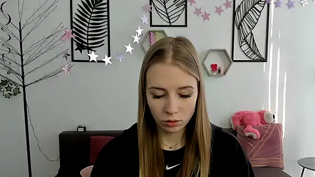 Snapshot of AnnNorriss chatting on February 19, 6:33 am AnnNorriss online show from February 19, 6:33 am