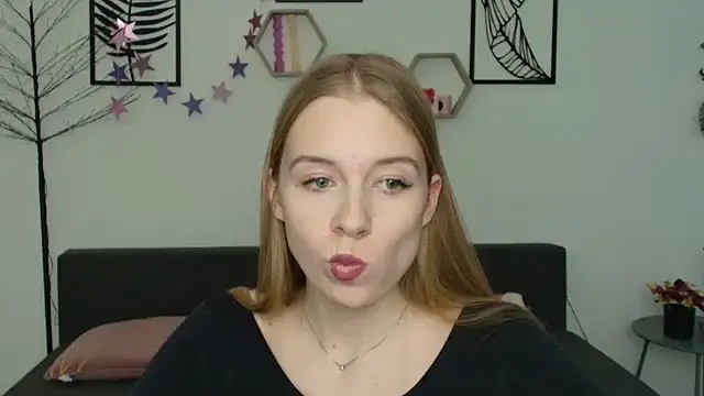 Snapshot of AnnNorriss chatting on March 7, 4:33 pm AnnNorriss online show from March 7, 4:33 pm